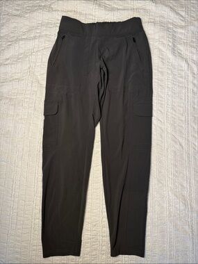 Athleta Cargo Travel Pants, Olive Green. Size 4